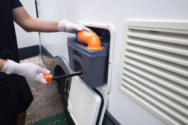 Portable Toilet Options We Offer in Oak View, CA